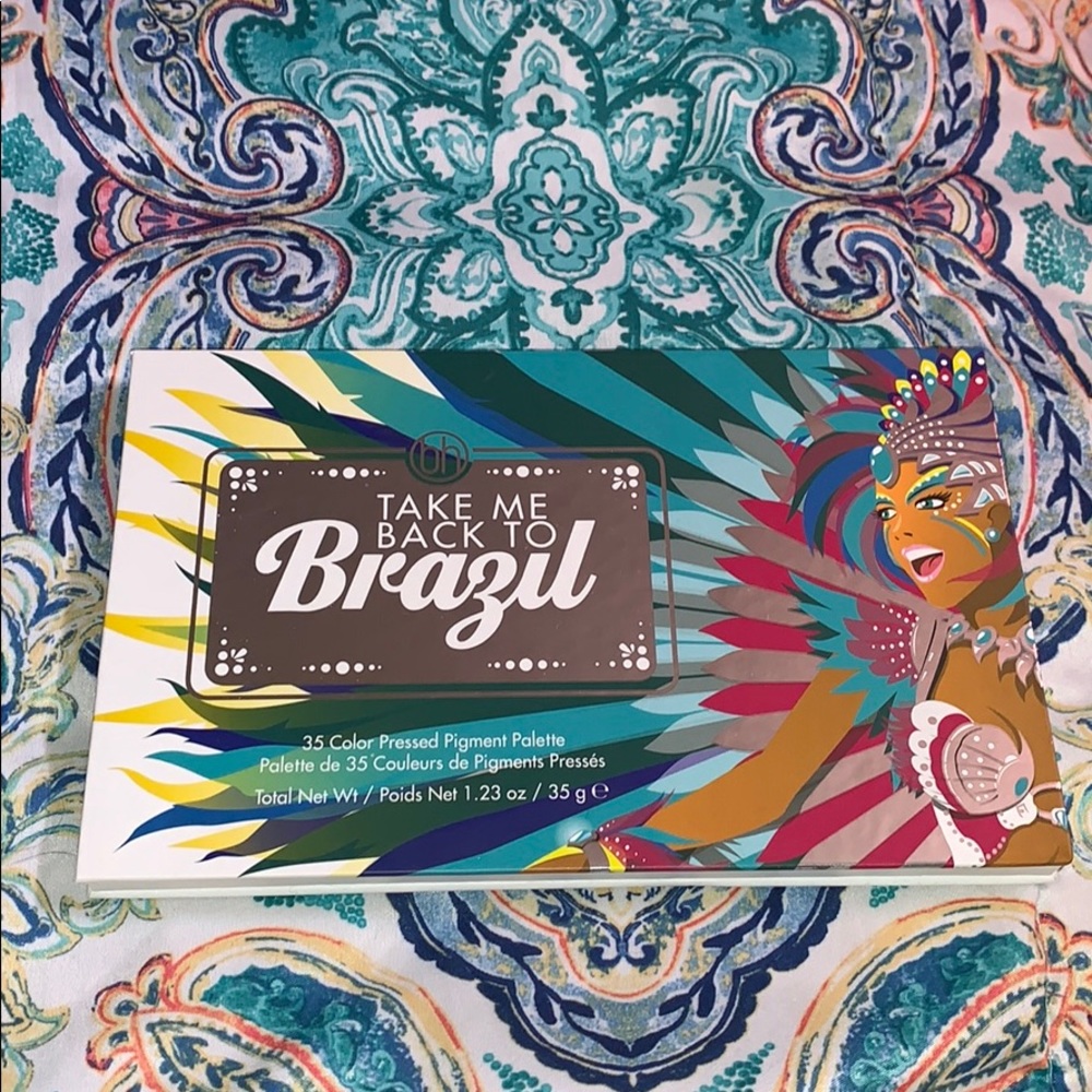 Take me back to Brazil eye Shadow palette
